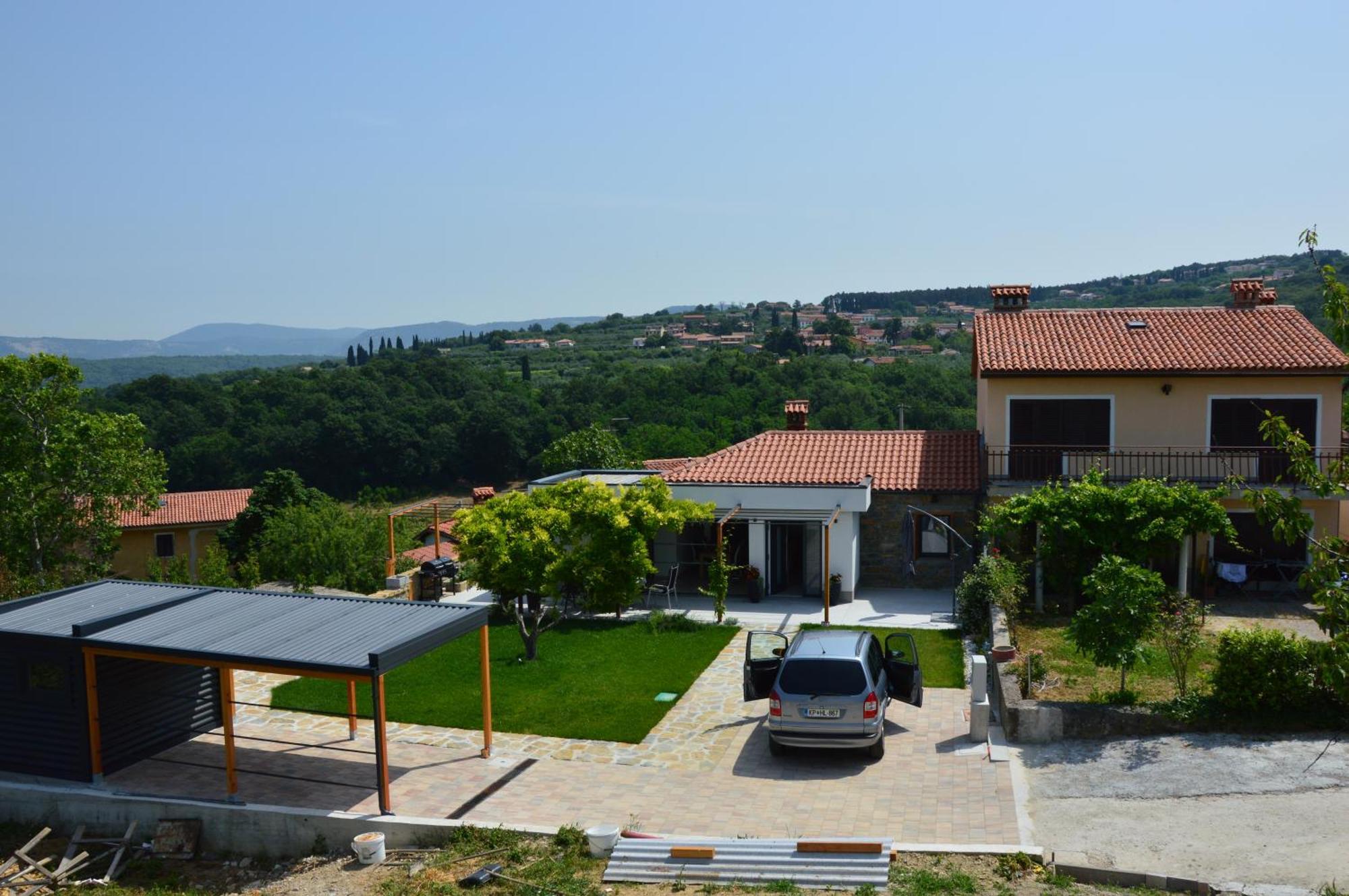 Casa Miranda - Family Comfort In A Quiet Area, Near The Sea, With Bbq And Free Parking Zgornje Skofije Bagian luar foto