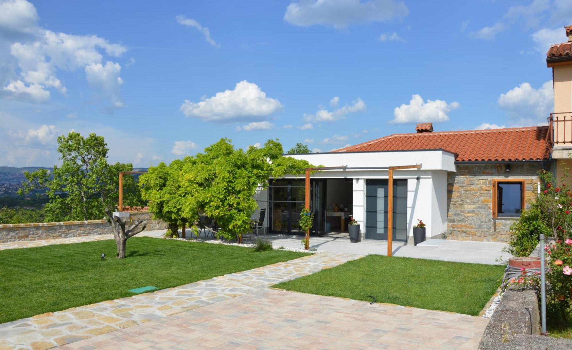 Casa Miranda - Family Comfort In A Quiet Area, Near The Sea, With Bbq And Free Parking Zgornje Skofije Bagian luar foto